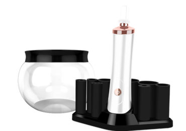 nettoyant pinceaux maquillage blanc